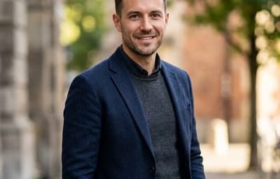 Best hairstyles receding hairline - ReadySleek