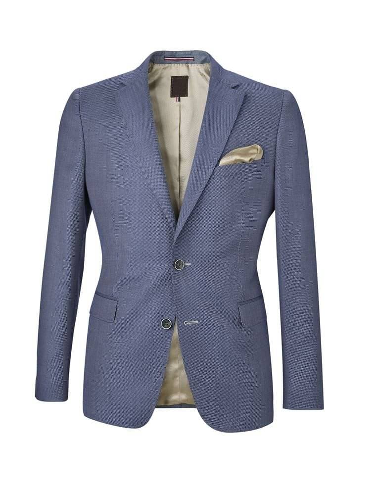 How To Wear A Blazer To A Wedding (7 Essential Tips)