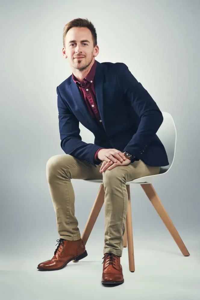 7 Shirt Colors To Wear With Grey Pants And Brown Shoes
