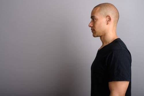 Short buzz-cut style example; exact cutting length not verified