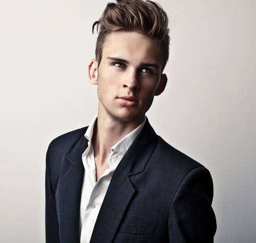 example of a flowy hair